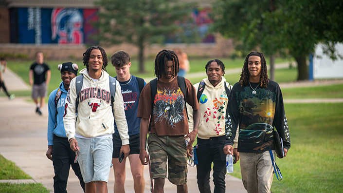 SWCC students walking on campus